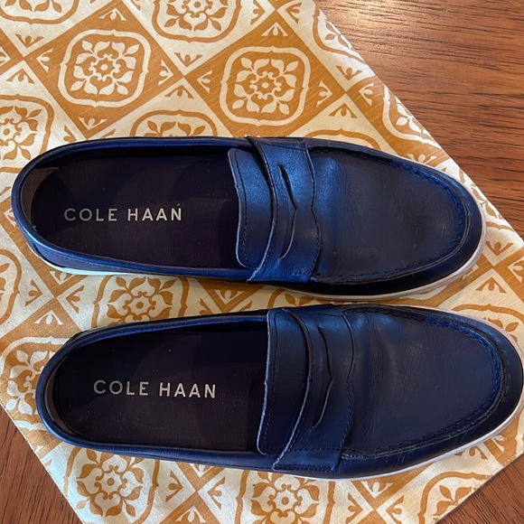 Cole Haan Deep Navy Blue with white soles - Picture 3 of 5